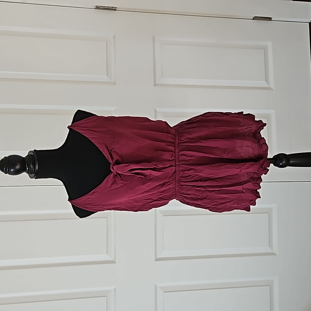 Super Cute 😍 Front Tie Burgandy Romper Size Large